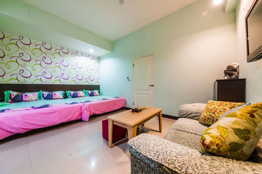 Love Night Market Inn Лодун Экстерьер фото