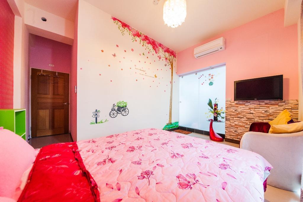 Love Night Market Inn Лодун Экстерьер фото