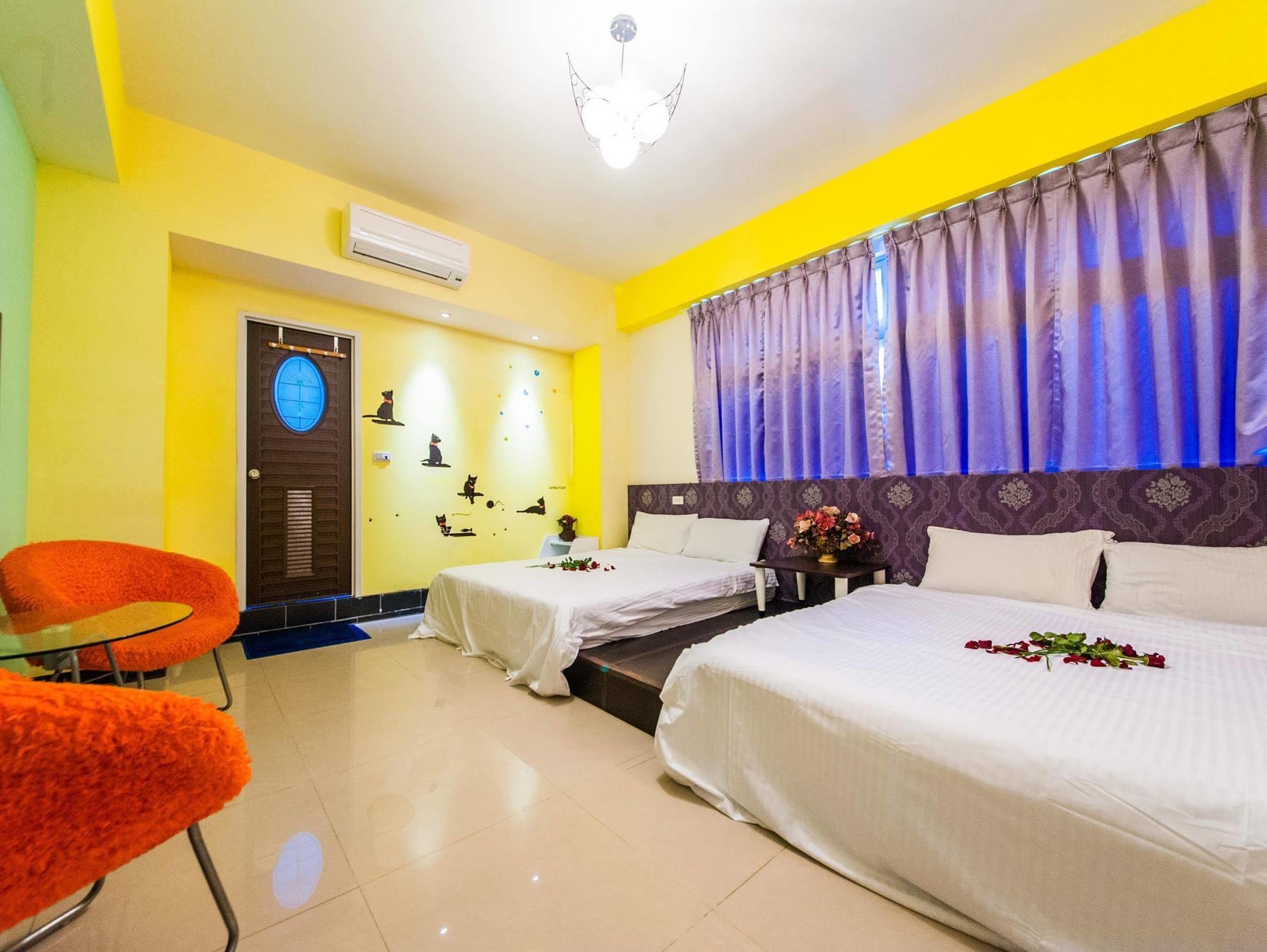 Love Night Market Inn Лодун Экстерьер фото